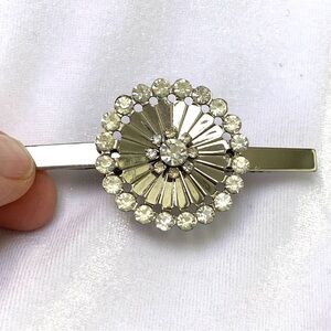 Vintage Silver tone Rhinestone Round Collar or Sweater Clip